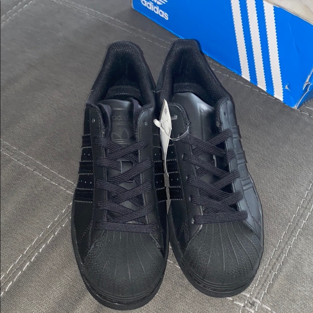SUPERSTAR SHOES